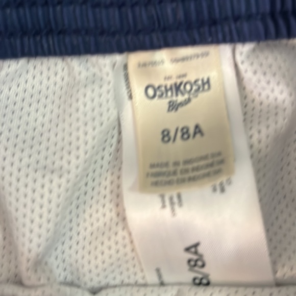 Swim trunks and rash guard - Picture 5 of 5